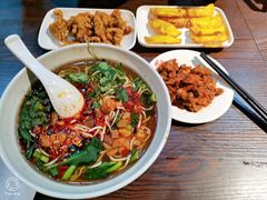 -爆炸头阿姨小四川正宗川味小吃(无任何分店)
