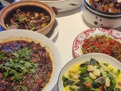 -八府香鸭·啫啫煲(华山路店)