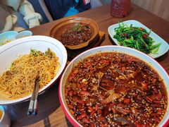 -有红鸡毛店·川菜(建设路店)