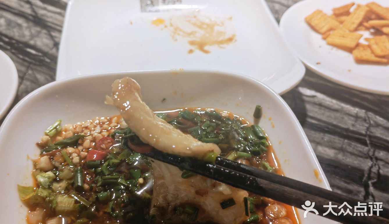 比其他家火锅鱼好吃亿点点｜老船舫