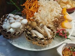 精美菌类拼盘-澳美徕·港式花胶鸡火锅(高新万达店)