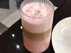樱花撞色拿铁-1981牛排西餐厅(海信店)
