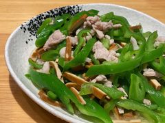 青椒香干炒肉丝-聚汇三少·龙虾·中餐厅(莫邪路新天地店)