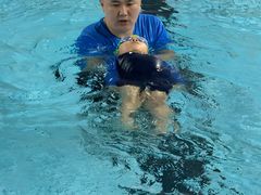 -梦翔龙湖滟澜山游泳俱乐部