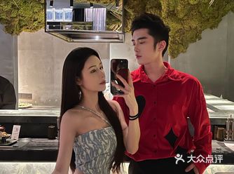 昨天约了好久不见的好朋友来了一个两人约会 平时都是大