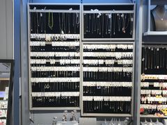 -三福时尚(三峡广场华夏银座店)