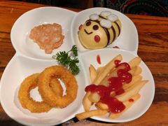 -老牌坊云南鱼豆花火锅(嵩山店)