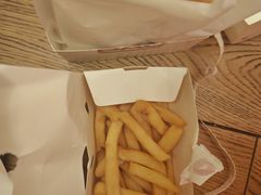 -必胜客(尹山湖歌林公园店)