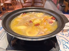 -松哥油焖大虾.小龙虾.黑鸭煲(海岸城店)