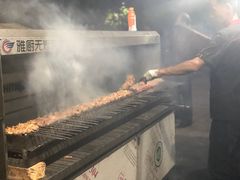 -烤肉小伙烤肉店