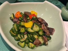 脆瓜炒和牛肉粒-誉八仙粤菜(万象天地店)
