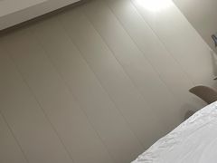 -汉庭优佳(上海娄山关路地铁站店)