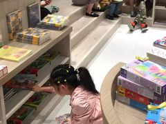 -钟书阁(群光广场店)