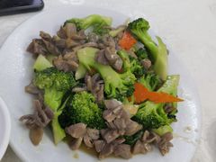 西兰花炒肾球-醉贤居