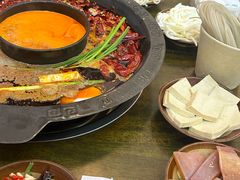 -黄潇洒老火锅(九眼桥宏济巷店)