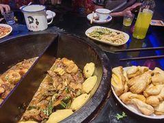 -鱼窝棚柴火铁锅炖(富山屯店)