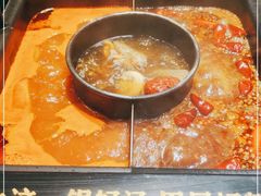-老牌坊云南鱼豆花火锅(哈西万达店)