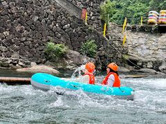 -安吉龙王山峡谷漂流