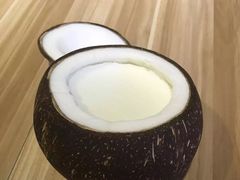-志龙皇冠吃货椰子铺