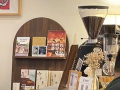 -Café Monson