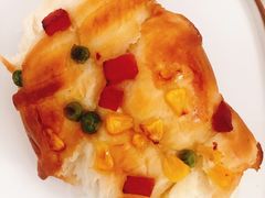 色拉辫子面包-白玉兰食品(甜云店)