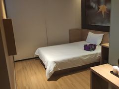 -路客HOTELS酒店(广州东站林和西地铁站店)