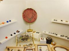 -LADY FAFA(巨鹿路陕西南路路口店)