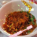里面应该不止一只小龙虾哟。鸡肉滑嫩，不是那种干梭梭