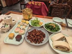 薄脆京酱肉丝-小吊梨汤·北京菜·烤鸭(鸟巢店)