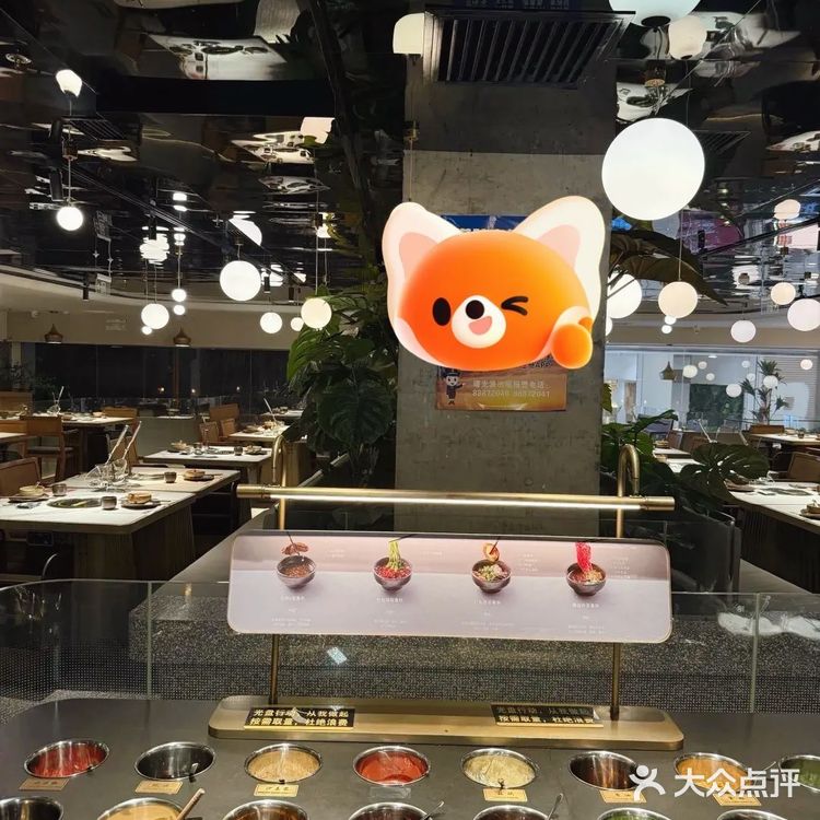 圣诞季约会 艾特饭搭子梧桐树下温暖滋味