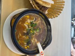 -闫家驴肉老店(华电一校店)
