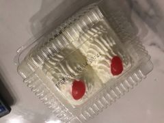 -红宝石·鲜奶小方·海派西点房(金杨店)