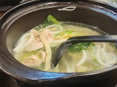 -丽虹云南过桥米线(兴工街店)