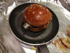 -何师烧烤·香辣蟹·川菜·30年老品牌(太古里旗舰店)