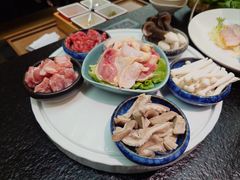 -得意咚瓜·顺德鱼生·冬瓜火锅(深圳首店)