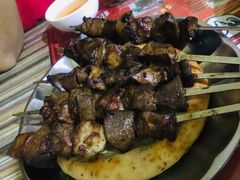 -烤肉小伙烤肉店