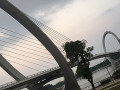 -南京眼步行桥