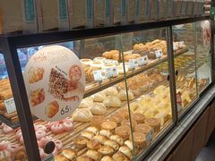 面包甜点陈列柜-爱达乐面包生日蛋糕(华油路店)