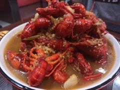 -虾弄弄海派小龙虾·牛羊蝎子火锅