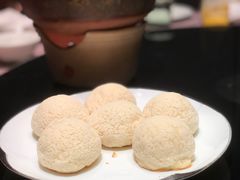 黑松露鹅肝包-新荣记(南京西路店)