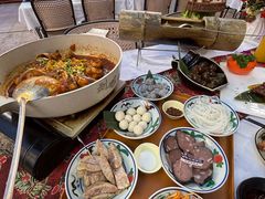 -刘姐啤酒鱼民族演艺餐厅(西街总店)