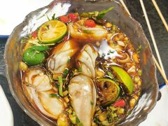 -何妹湿辣牛肉·粤式烧烤砂煲(桂雅路店)