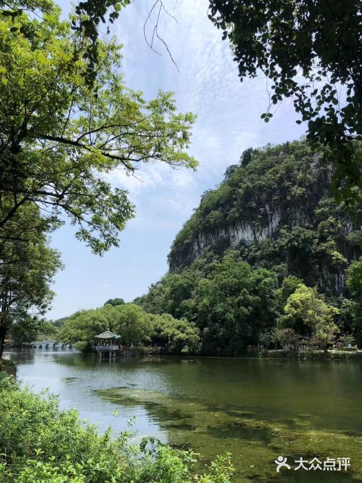 星湖旅游景区七星岩图片