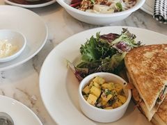 -ROAST coffee & eatery