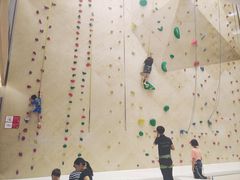 -ROCKPLUS攀岩馆(环宇城店)
