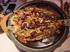 -鸣记脆皮烤鱼·海鲜烤鱼(三八广场店)