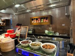 -上海西藏大厦万怡酒店Momo Cafe(徐汇店)