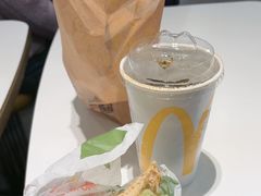 -麦当劳(上海虹桥站30B检票口楼上)
