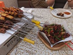 -小董哥烤串·爆汁大油边(故宫店)
