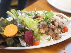 -Chom Cafe and Restaurant